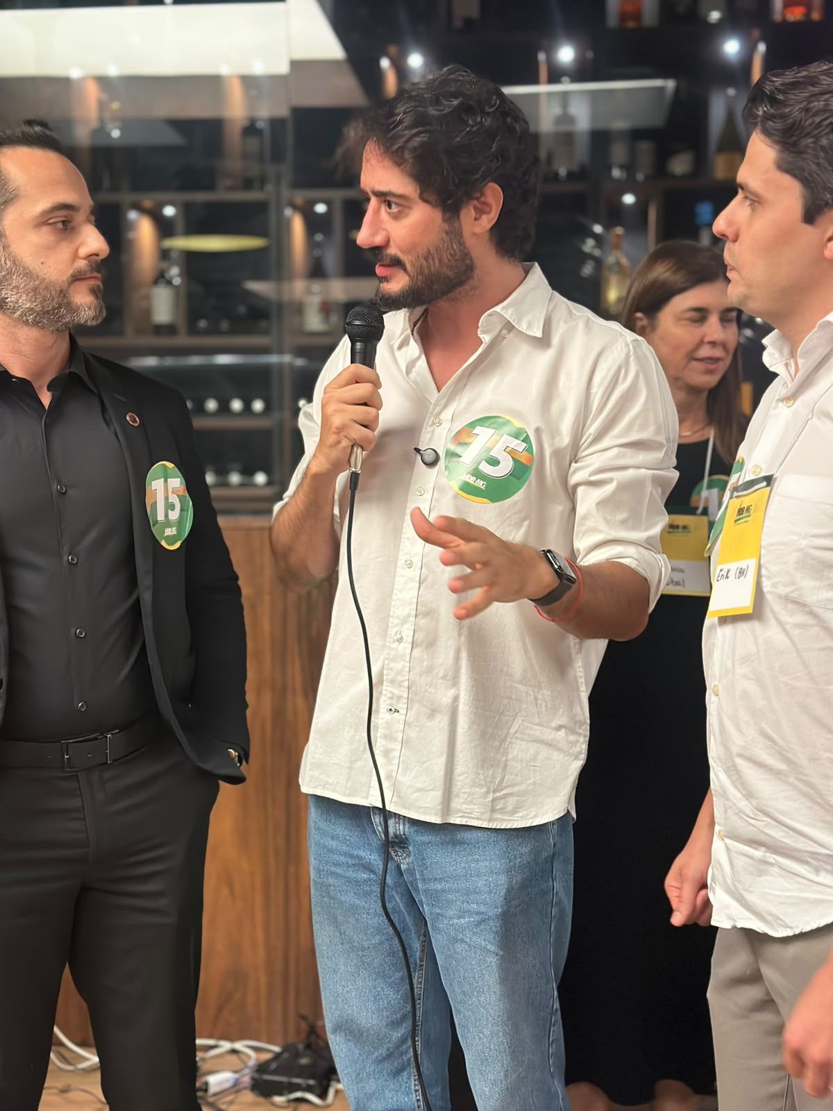 Rafael Tiradentes discursando em evento do MDB
